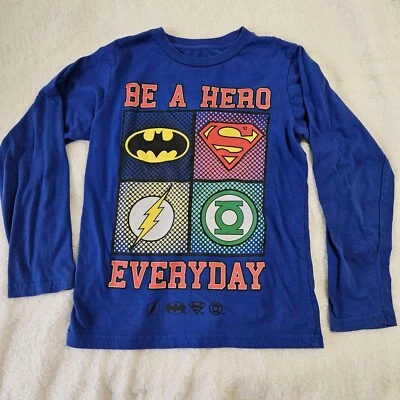 Camiseta Justice League Boys Talla Mediana "Be A HERO Everyday" Batman Superman  Foto 1 de 4