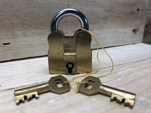 Aligarh Lock House Vintage Lock Padlock & Keys Brass Sheel Gold 55 MFG Date 9/99 Cover