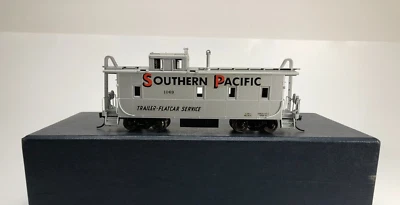 Pacific Fast Mail Southern Pacific C-40-3 Steel Caboose Trailer Train HO Scale - Image 1 of 4