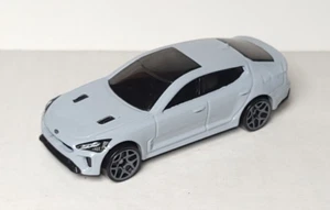 Kia Stinger 2019 suelto Hot Wheels gris fresco de fábrica - Imagen 1 de 2