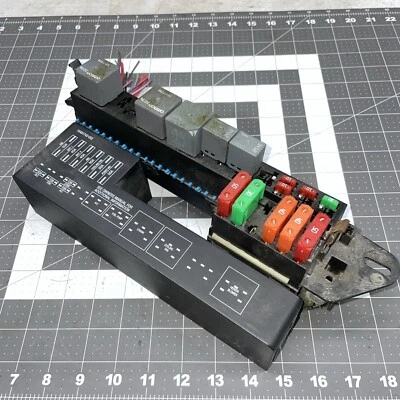 Модуль коробки реле предохранителей коробка предохранителей 2000 2005 Chevrolet Cavalier 15401742 - Изображение 1 из 4