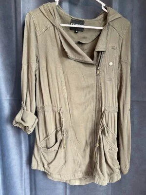 Chaqueta Express para mujer verde militar estilo militar con mangas enrollables talla XS Foto 1 de 4