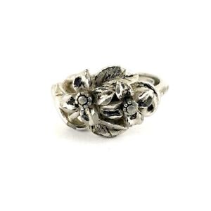 Avon Silver Tone Flower Ring Size 7
