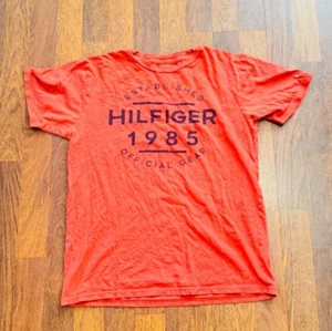 Tommy Hilfiger Big Boy's Youth Red Short Sleeve Crew Neck T-Shirt Size L (16/18) - Picture 1 of 6