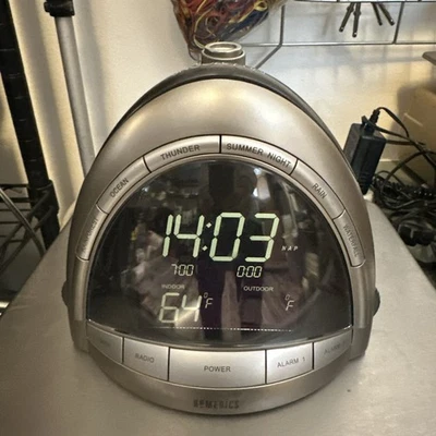 Homedics SS-5010 Soundspa AM/FM Clock Radio PROJECTOR - Image 1 of 4