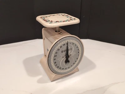 Antique Hand Painted Circa 30's Way Rite 25lb Capacity Merchant/Kitchen Scale - Image 1 of 4
