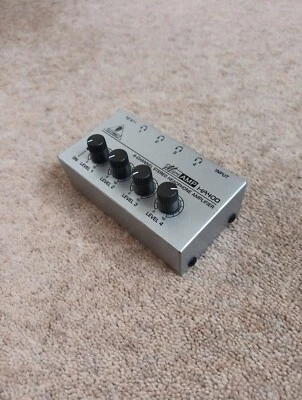Behringer Headphone AMP HA400 ultra-compact 4-channel headphone amplifier - Image 1 of 2