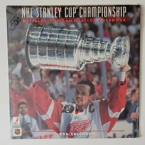 Calendario Oficial del Campeonato de la Copa Stanley 1998 Detroit Red Wings Yzerman - Imagen 1 de 2