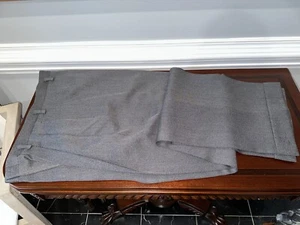 HICKEY FREEMAN, 100% WORSTED WOOL, GRAY, MEN'S PLEATED DRESS SLACKS Size: 33 - Picture 1 of 6