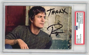 ROB THOMAS Signed Photo - Matchbox Twenty 20 - Pop Rock Singer Songwriter - PSA - Picture 1 of 2