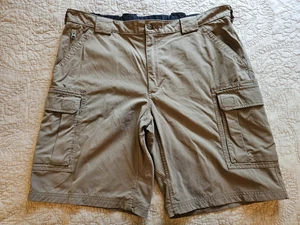 Duluth Trading Co. Pantaloncini da trekking in nylon cargo kaki da uomo elasticizzati in vita, 2XL - Foto 1 di 7