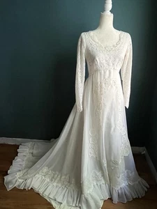 VINTAGE 1970s Alfred Angelo Wedding Dress ILGWU Sz M - Picture 1 of 12