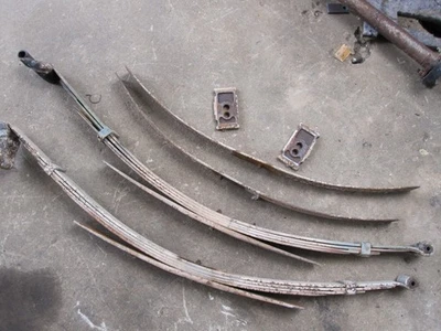 81-93 Dodge Truck Ramcharger D150 resortes de hoja traseros con resortes auxiliares juego de equipos originales Foto 1 de 4