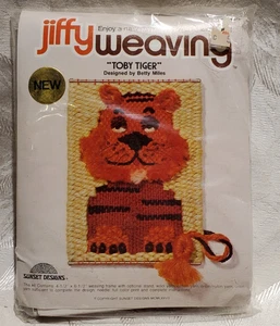 Nuevo de Lote Antiguo Kit de Tejido Jiffy - Toby Tiger por Betty Miles 4.5" X 6.5" - Sunset Designs - Imagen 1 de 3
