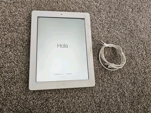 CRACKED SCREEN Apple iPad 3RD Gen (A1416) 32GB, WiFi, white. - Picture 1 of 5