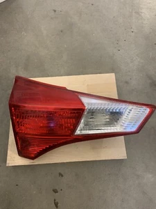 13-15 TOYOTA RAV4 INNER TAIL LIGHT LEFT DRIVER HAND LH - Picture 1 of 2