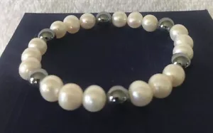 8.08MM/35.00CT NATURAL GRAY/BLACK HEMATITE & CREAM PEARL STRETCHY BRACELET - Picture 1 of 5
