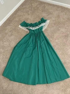Abito vintage anni 70 fatto a mano anni 80 verde con volant spalle scoperte pizzo S/M prateria boho - Foto 1 di 15