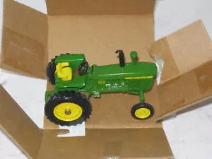 1/43 JOHN DEERE 4010 TOY FARMER SHOW TRACTOR NIB 1993 vintage - Picture 1 of 3