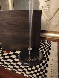 Soporte Ashton Drake para muñeca de moda Madra Lord 16" - Imagen 1 de 3