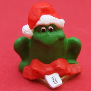 Hallmark 1991 Santa Frog Merry Miniature Christmas QFM1729 Green Christmas Mini - Picture 1 of 3