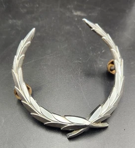 69 70 Cadillac Fleetwood Brougham 60S 75 Hood Ornament Wreath Emblem - Picture 1 of 2