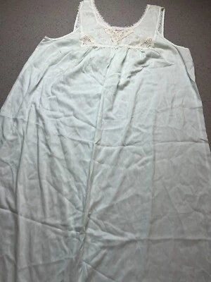 VANITY FAIR MADE IN THE USA MINT GREEN PINK EYELET FLORAL NIGHT GOWN SZ L - Image 1 of 4