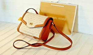 Neu mit Etikett Michael Kors Umhängetasche Freya Small Convertible Logo - Bild 1 von 11