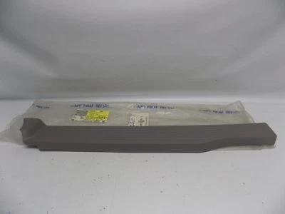 Nuevo OEM 1999-2003 Ford Windstar Pasajero Derecho Placa Alféizar Cubierta Almohadilla Desgaste Foto 1 de 3