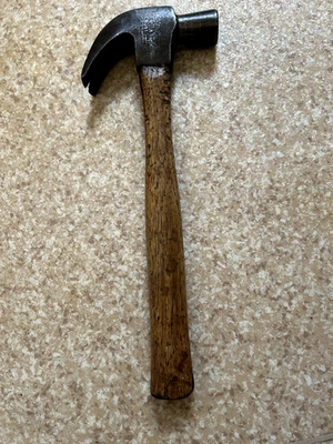 Old / vintage claw  hammer. - Image 1 of 4
