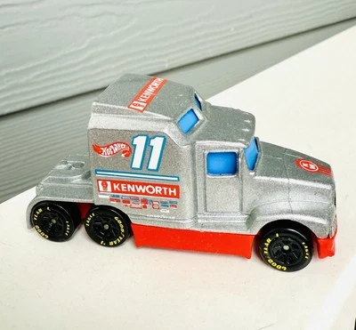 Camión de carreras Kenworth T600 #381 Hot Wheels 1996 plateado semi tractor de colección Foto 1 de 4