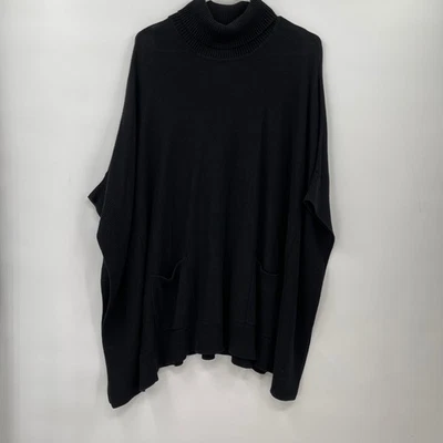 Suéter poncho Michael Kors preto gola alta com bolsos grande - Imagem 1 de 4