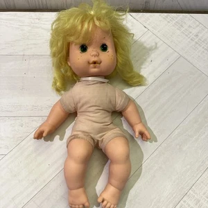 Torta corta Kenner vintage fragola soffiaggio bacio bambino limone meringa - Foto 1 di 8