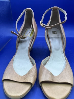 Sapatos femininos Bruno Magli 41 - Imagem 1 de 4