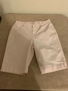 Womens Pink Gloria Vanderbilt Amanda Bermuda size 8 shorts - Picture 1 of 3