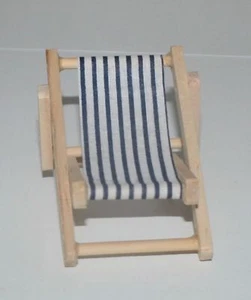 Dekoration Miniliegestuhl Holz/Stoff blau/weiß gestreift bis 6,5 cm h SF 9 x7 cm - Bild 1 von 1