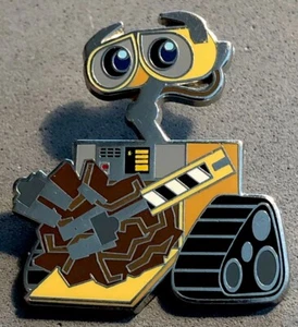 DISNEY PIXAR RARE WALL-E HOLDING TRASH MOVIE STOP GIFT WITH PREORDER GWP PIN - Picture 1 of 2