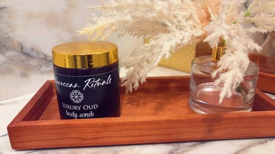 Exfoliante corporal oud de lujo Moroccan Rituals.  Foto 1 de 3