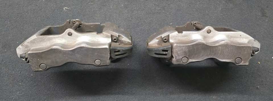 04-15 Volkswagen Touareg/Porsche OEM Brembos Traseros Foto 1 de 4