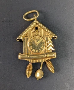Vintage 18k Gold Cuckoo Clock Pendant Charm Weights Move 3g 750 CHN - Picture 1 of 6