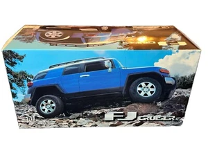 Autoart Toyota FJ Cruiser 1:18 Scale Model yellow - OEM - Model From Toyota 200 - Picture 1 of 6