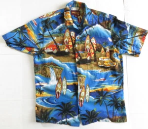 Camicia da campeggio hawaiana da uomo Aloha Mo'i tavole da surf Woody Cars palme taglia small - Foto 1 di 7