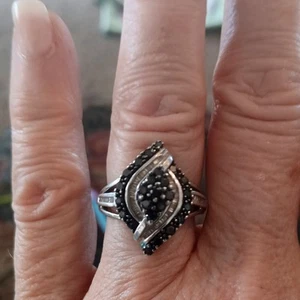 Gorgeous Jane Seymour JWBR Sterling Silver Black & White Diamond Ring Sz 6.75 - Picture 1 of 4
