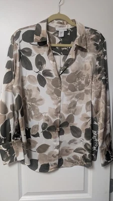 Blusa Cupcakes And Cashmere Beige Floral Abotonada Talla Grande Foto 1 de 4