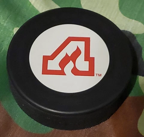 ATLANTA FLAMES NHL VINTAGE LICENSED PUCK INGLASCO VEGUM MFG. MADE IN 🇸🇰 Cover