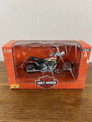 Maisto Series 5 Harley-Davidson 1:18 1986 FLST Heritage Softail Evolution - Image 1 of 4