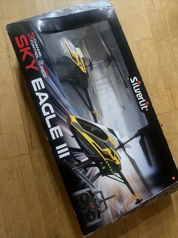 Silverlit Sky Eagle III RC Helicopter Green - Image 1 of 1