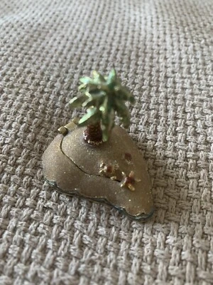 Vintage Retired MONET “Palm Tree On Island” Collectible Enamel Sachet Box - Image 1 of 4