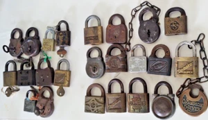 Lote 24 candados antiguos y vintage, algunos con llaves, muchos Slaymaker - Imagen 1 de 8