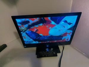 JVC LT-19DE62 19" Class LCD TV/DVD Combo W/Remote Retro Gaming Tested/WORKS - Picture 1 of 11